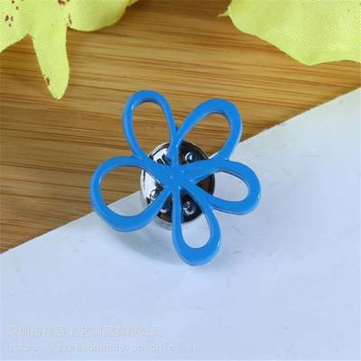 專業(yè)定制,彰顯個性——廠家金屬徽章定制全攻略